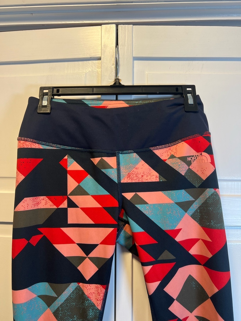 The North Face Women’s FlashDry Geometric Capri Leggings Size Medium Multicolor - Picture 2 of 11